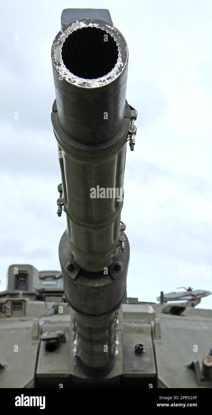 Der Revolver eines Militärpanzers. Stockfoto