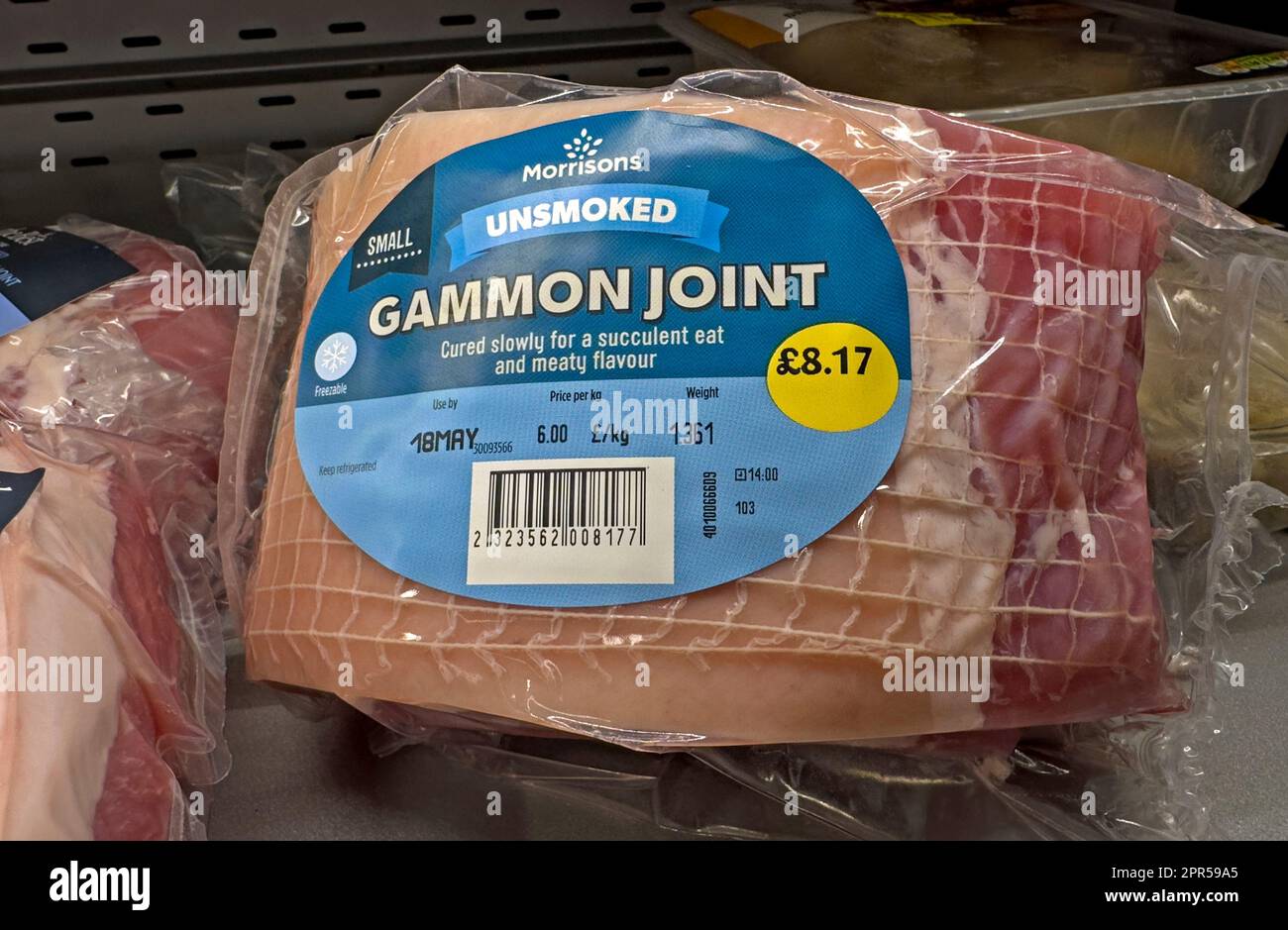 UnSmoked cured Gammon Joint im Morrisons Supermarkt, britischer Lebensmitteleinzelhändler, der mit Discounter konkurriert, England, Großbritannien Stockfoto