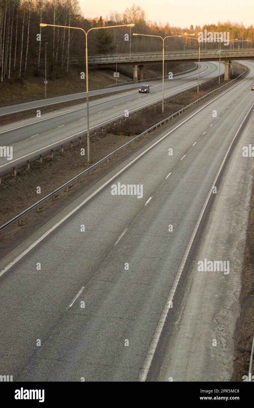 Eine saubere Autobahn in Finnland Stockfoto