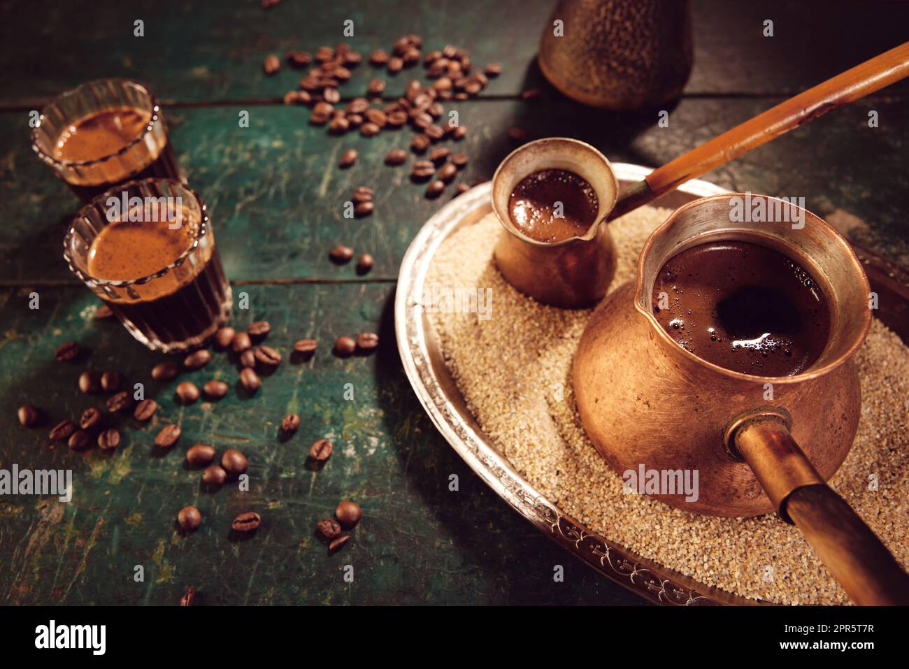 Frisch gebrühter türkischer Kaffee Stockfoto