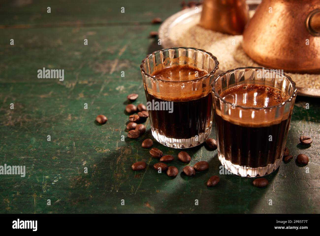 Frisch gebrühter orientalischer heißer Kaffee Stockfoto