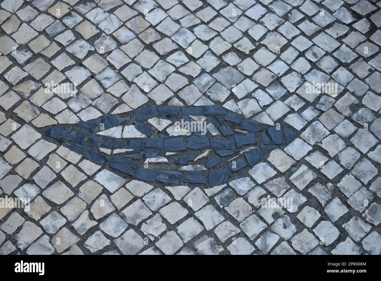 Kopfsteinpflaster in den Straßen von Lissabon - Lisboa -, der Hauptstadt Portugals, September 2018 Stockfoto