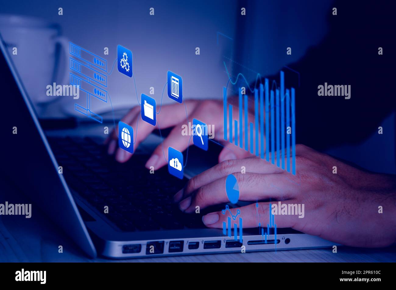 Business DMS Document Management System Symbol mit virtuellen Grafiken und Diagramme virtuellen Bildschirm.Geschäftsmann mit moderner Computertechnologie. Stockfoto