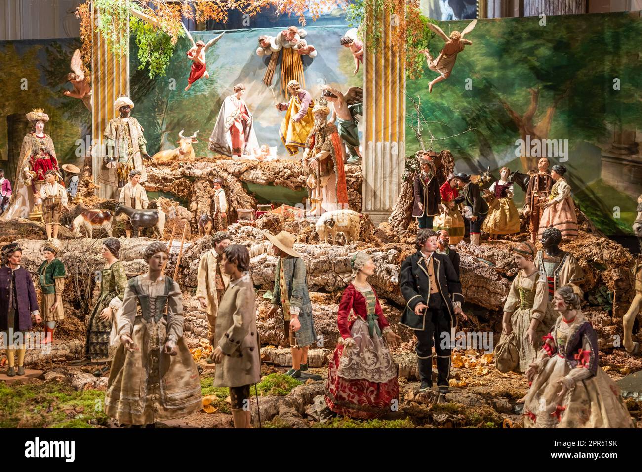 Italienische Krippe - genannt presepe - mit Krippe. Traditionelle weihnachtliche religiöse Szene. Stockfoto