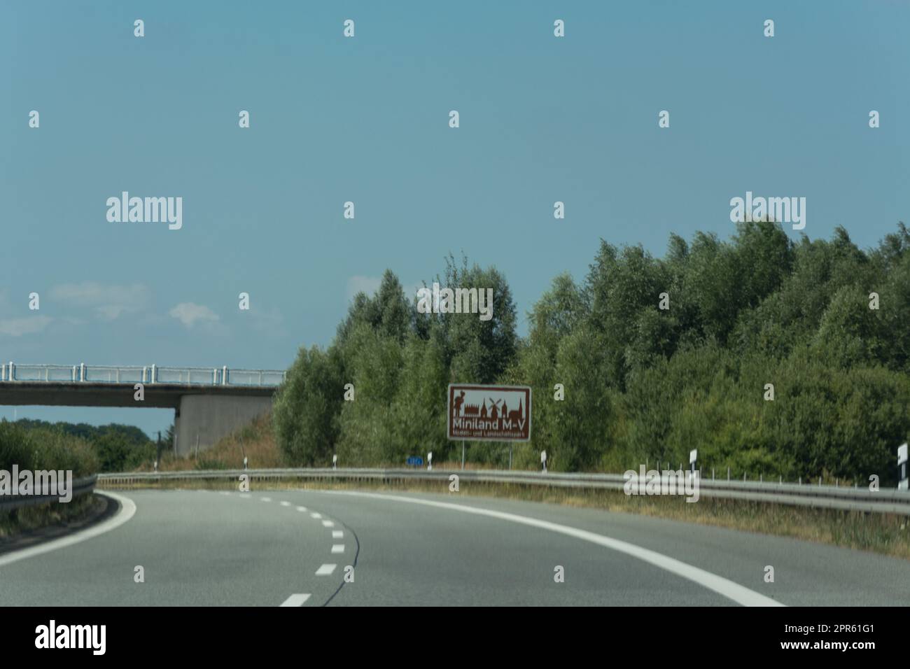 Autobahnlandschaft in Deutschland Stockfoto