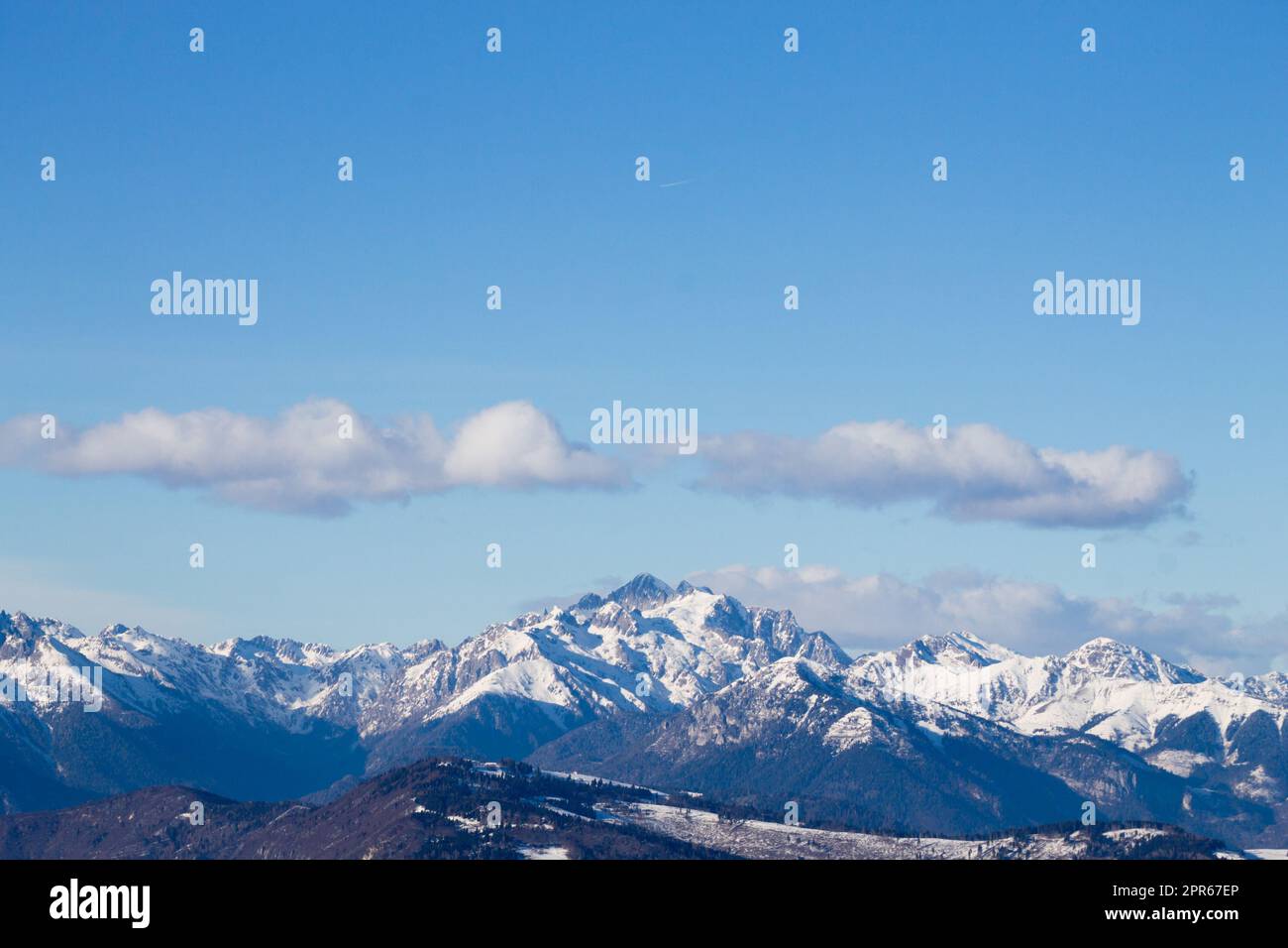 Asta-Spitzenblick. Hoher Berg in den italienischen alpen. Stockfoto