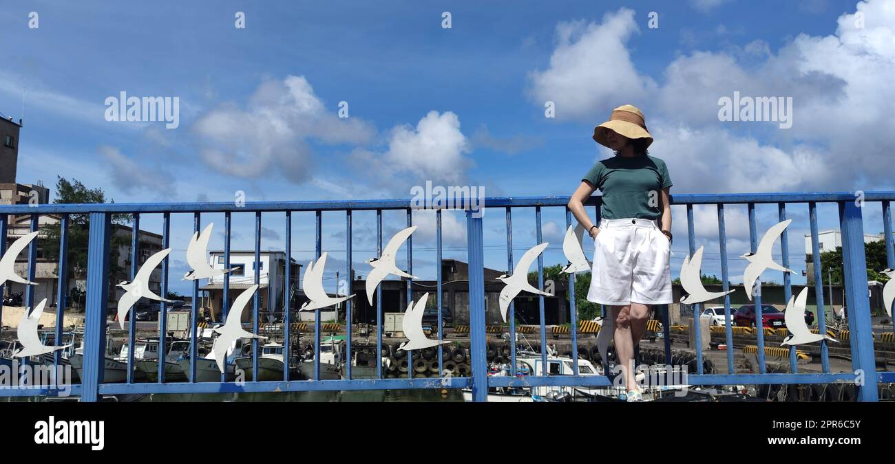 Gelegen im Gongliao District und Miri Longdong Bay, umgeben von Bergen auf drei Seiten und nur mit Blick auf das Meer im Nordosten, um eine natürliche kleine Bucht zu bilden, New Taipei City, Taiwan Stockfoto