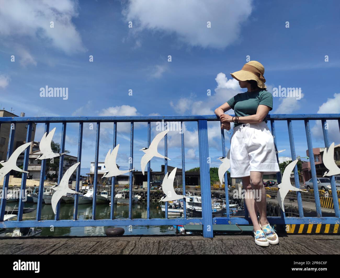 Gelegen im Gongliao District und Miri Longdong Bay, umgeben von Bergen auf drei Seiten und nur mit Blick auf das Meer im Nordosten, um eine natürliche kleine Bucht zu bilden, New Taipei City, Taiwan Stockfoto