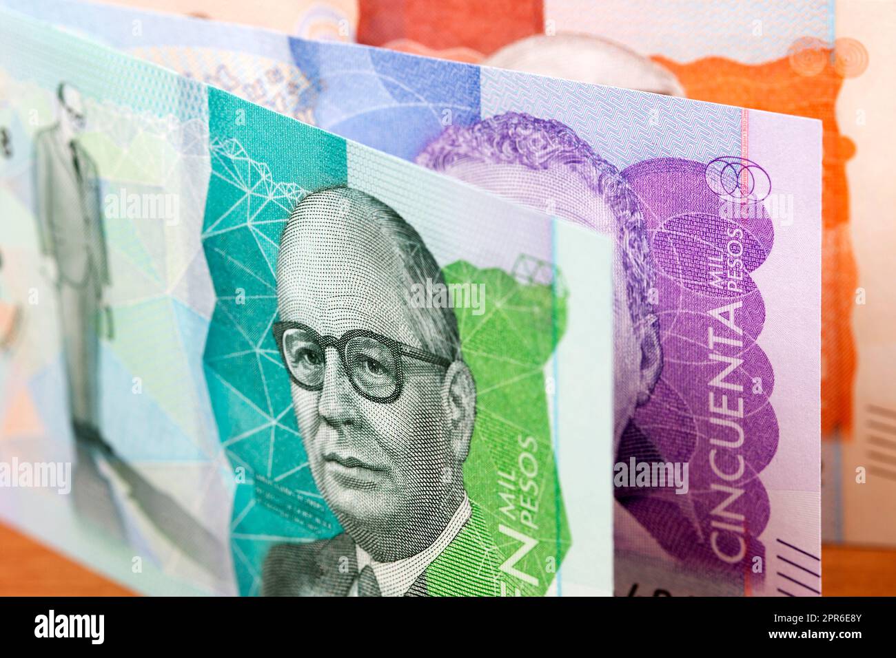 Kolumbianische Pesos sind ein geschäftlicher Hintergrund Stockfoto