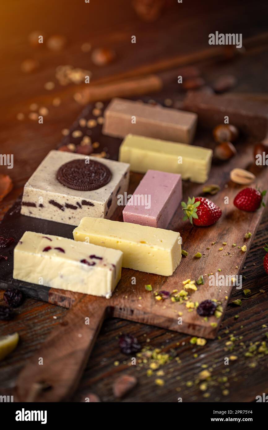 Verschiedene Geschmacksrichtungen hausgemachter Schokoladenfudges Stockfoto