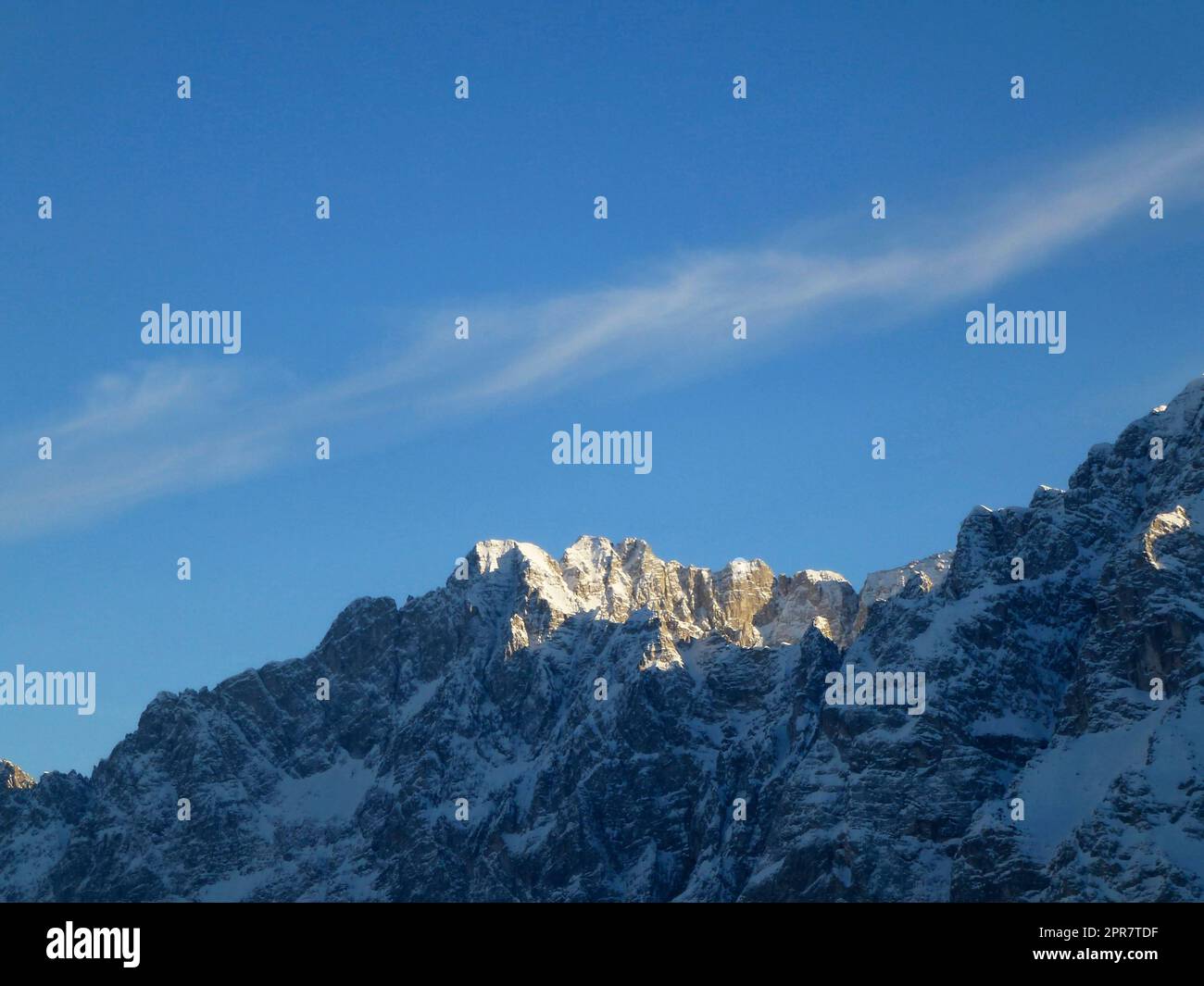 Winterwanderung zum Pleisenspitze-Berg, Tirol, Österreich Stockfoto