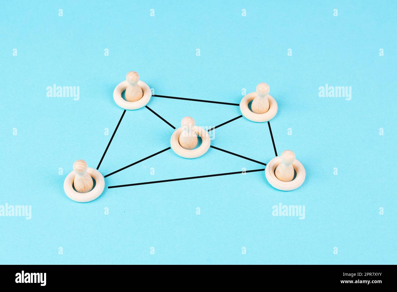 Eine Gruppe von Personen, die sich über ein Internet, geschäftliche Netzwerke, Kommunikation und Teamarbeit verbinden Stockfoto