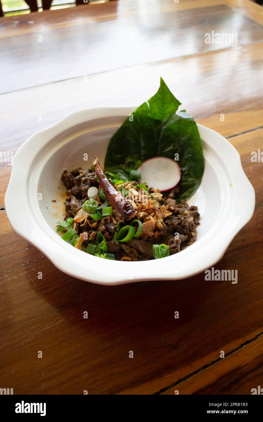 Thai würziges gehacktes Schweinefleisch Salat Stockfoto