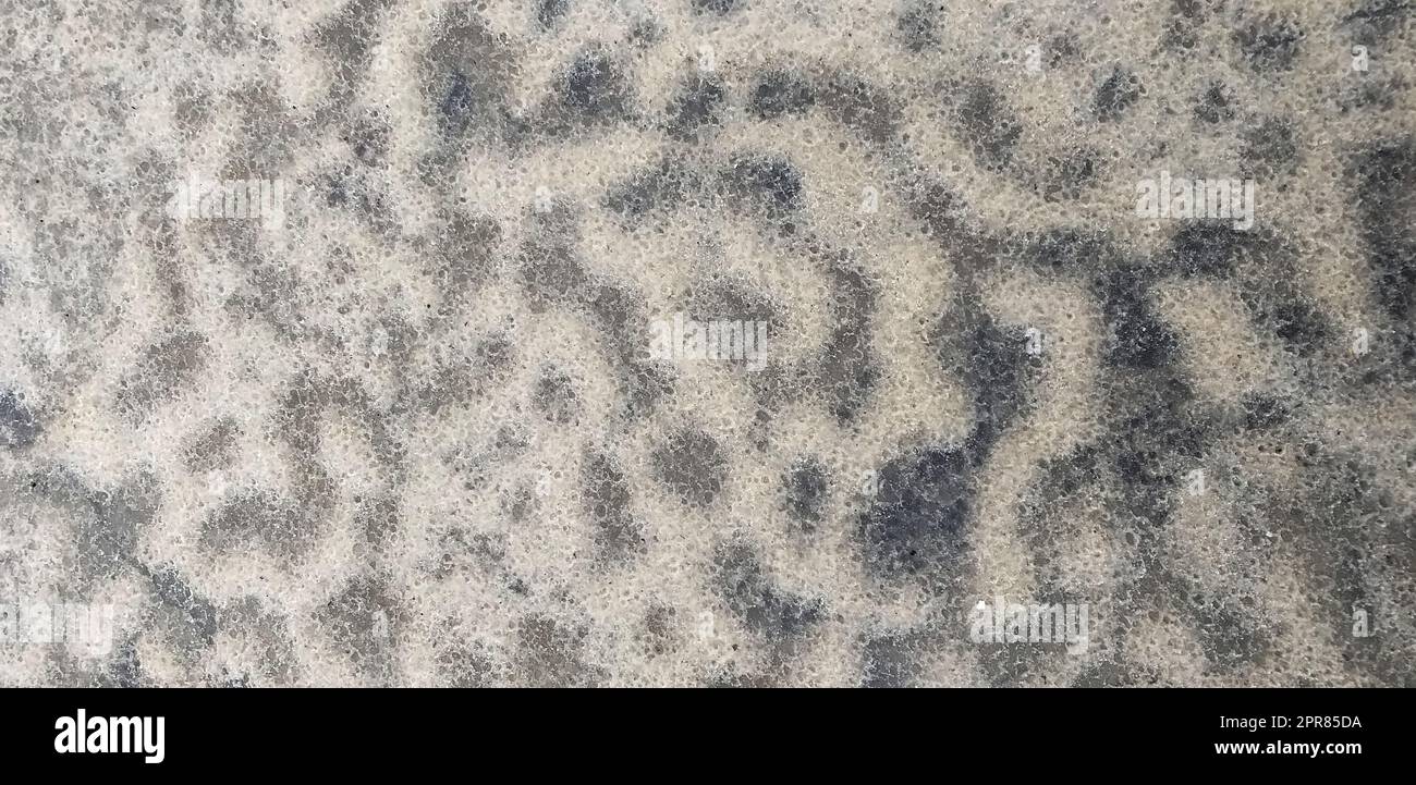 Abstrakter Winterhintergrund: Frostmuster auf dem Boden Stockfoto
