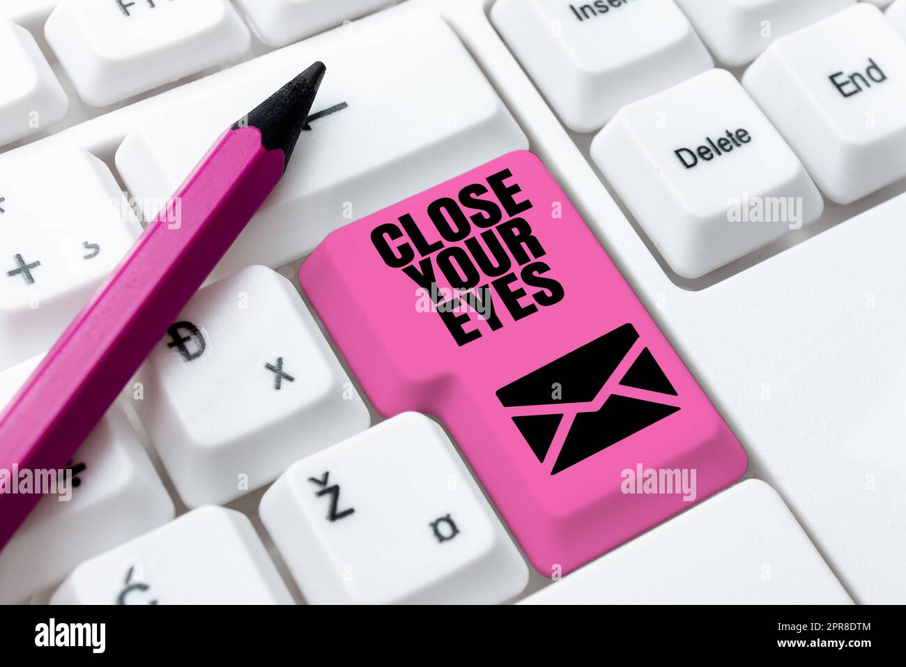 Handschrift Text Schließen Sie die Augen. Business Idea Cover your sight wir haben eine Überraschung für Sie nicht schauen -48616 Stockfoto