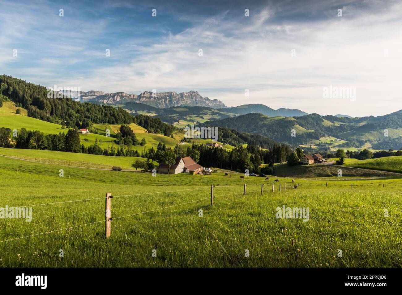 Appenzellerland mit Alpstein und Saentis-Gipfel in der Schweiz Stockfoto