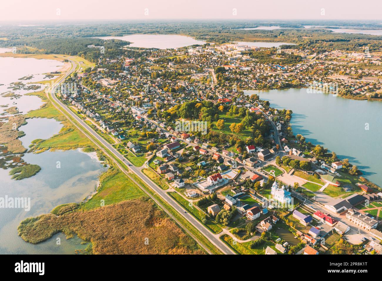 Braslav, Bezirk Braslaw, Witebsk Voblast, Weißrussland. Luftaufnahme Der Stadt. Berühmte Seen Stockfoto