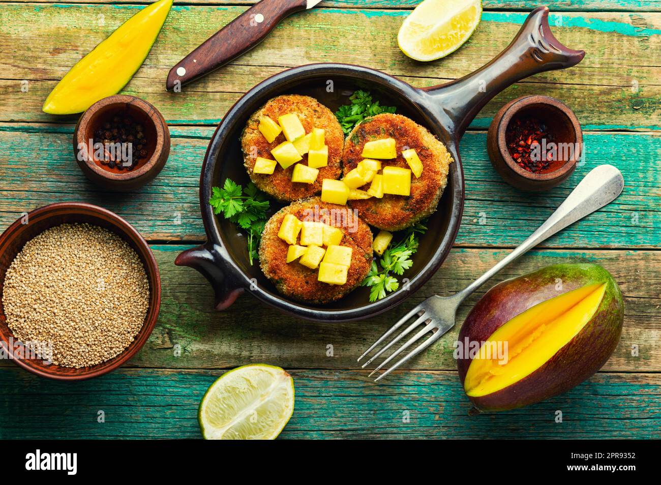 Vegetarische Quinoa-Burger Stockfoto