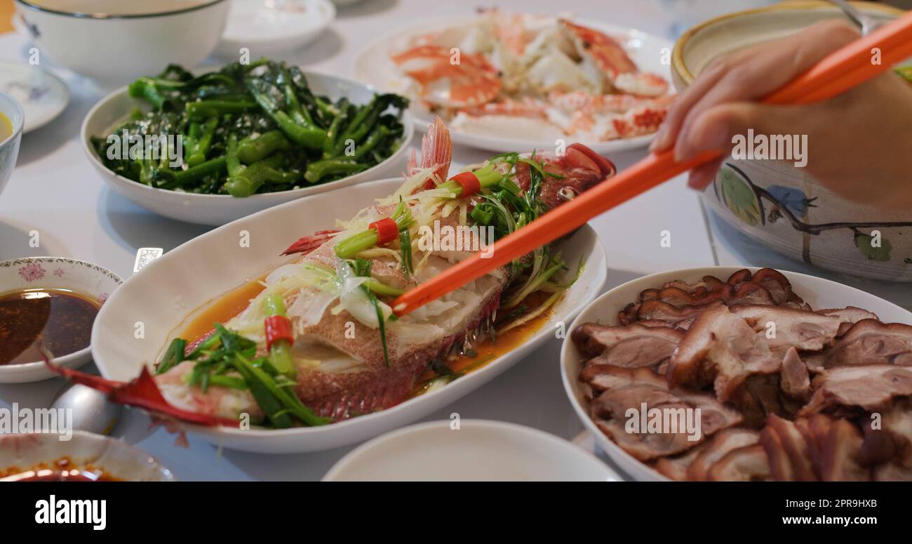 Hausgemachtes Abendessen im chinesischen Stil zu Hause Stockfoto