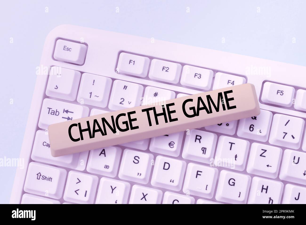 Textschild mit der Anzeige „Change the Game“. Internet-Konzept Machen Sie eine Bewegung tun etwas anderes neue Strategien -48770 Stockfoto