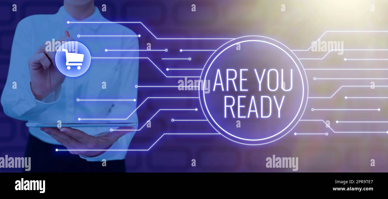 Schreiben Text anzeigen sind Sie bereit? Geschäftsübersicht Wachsamkeit Vorsorge Dringlichkeit Spiel Start Beeilen Sie sich wacher Geschäftsmann im Anzug hält einen Notizblock, der für erfolgreiche Teamarbeit steht. Stockfoto