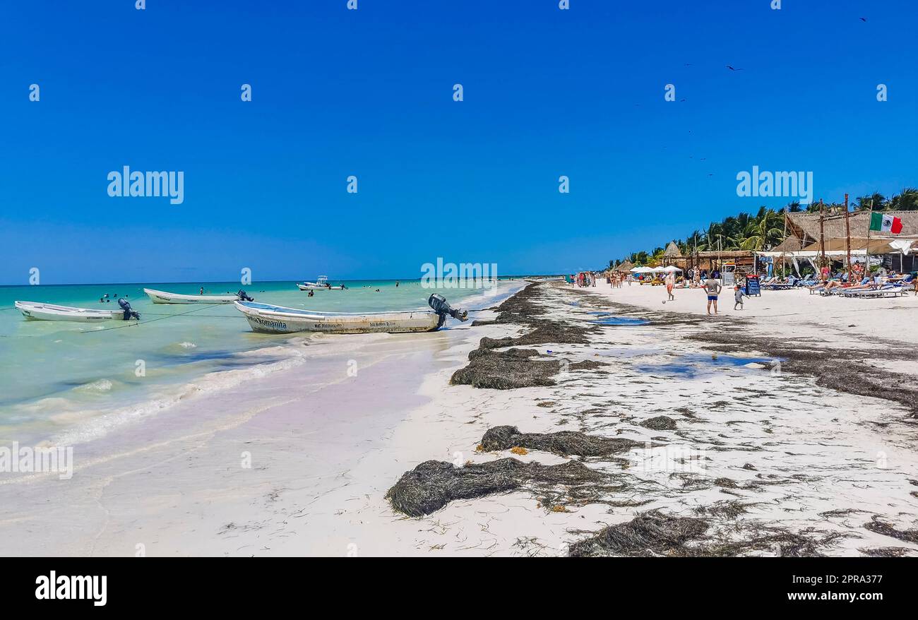 Wunderschöne Holbox Insel Strand Sandbank Panorama türkisfarbene Wassermenschen Mexiko. Stockfoto