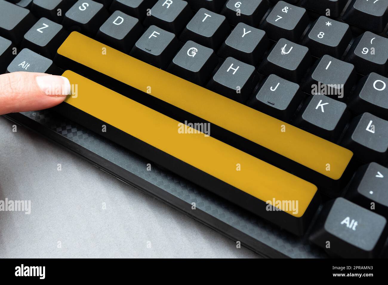 Erstellen Eines Neuen Programmierungsleitfadens, Eingeben Von Programmquellencodes, Aufbau Einer Internetverbindung, Betrieb Einer Website, Methoden Zum Schreiben Von Lernmethoden Stockfoto