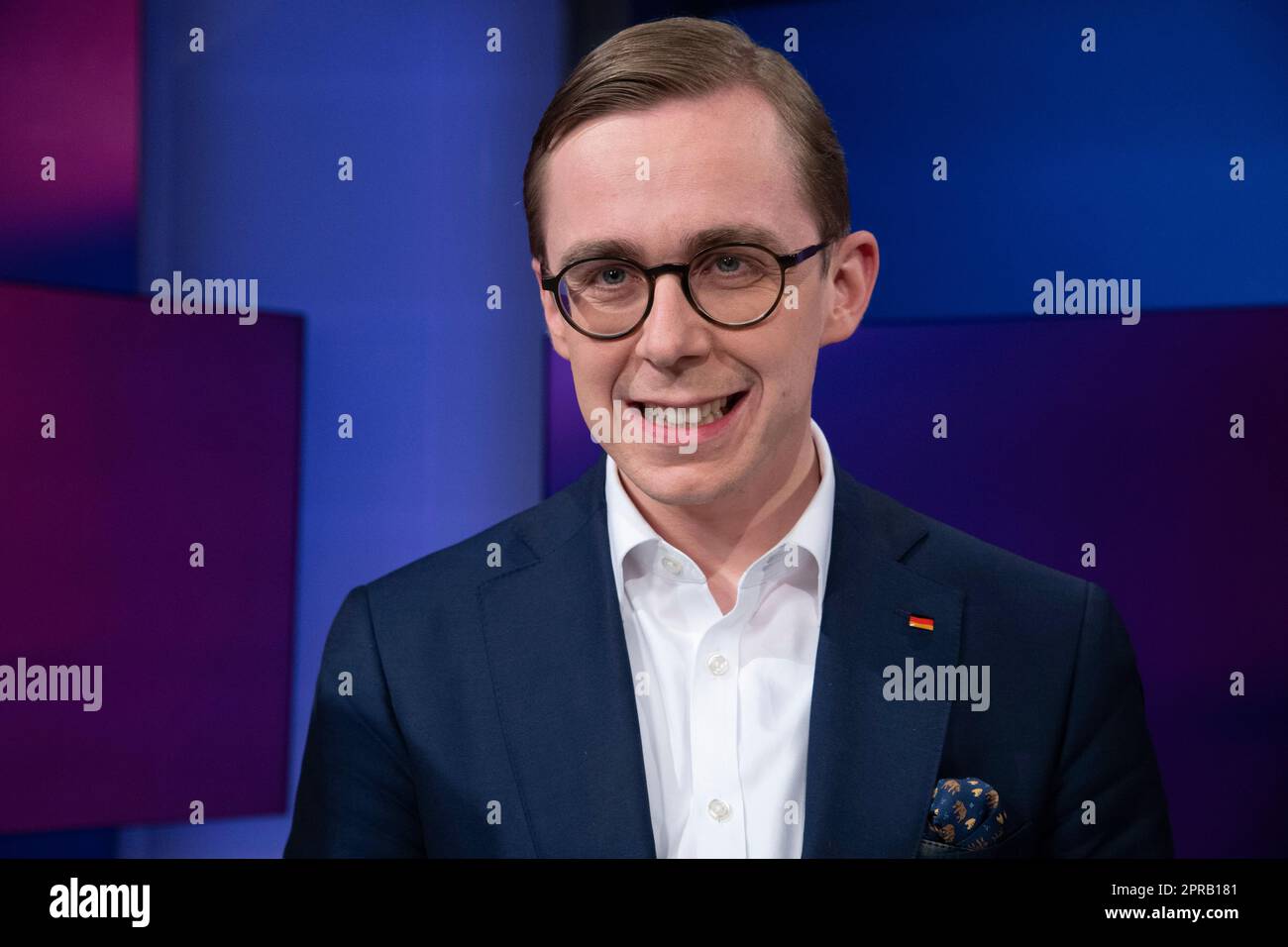 Köln, Deutschland. 26. April 2023. Philipp AMTHOR, Politiker, CDU, Porträt, Porträt, Zugeschnittenes Einzelbild, Einzelmotiv, „Maischberger“, Talkshow, WDR/ARD, 26. April 2023. Kredit: dpa/Alamy Live News Stockfoto