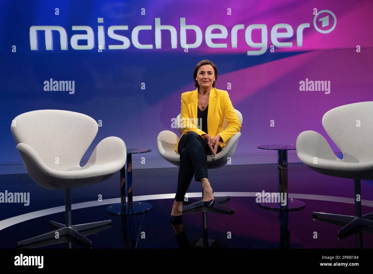 Köln, Deutschland. 26. April 2023. Sandra MAISCHBERGER, Moderatorin, Porträt, Porträt, Einzelbild zugeschnitten, Single Motif, „Maischberger“, Talkshow, WDR/ARD, April 26., 2023. Kredit: dpa/Alamy Live News Stockfoto