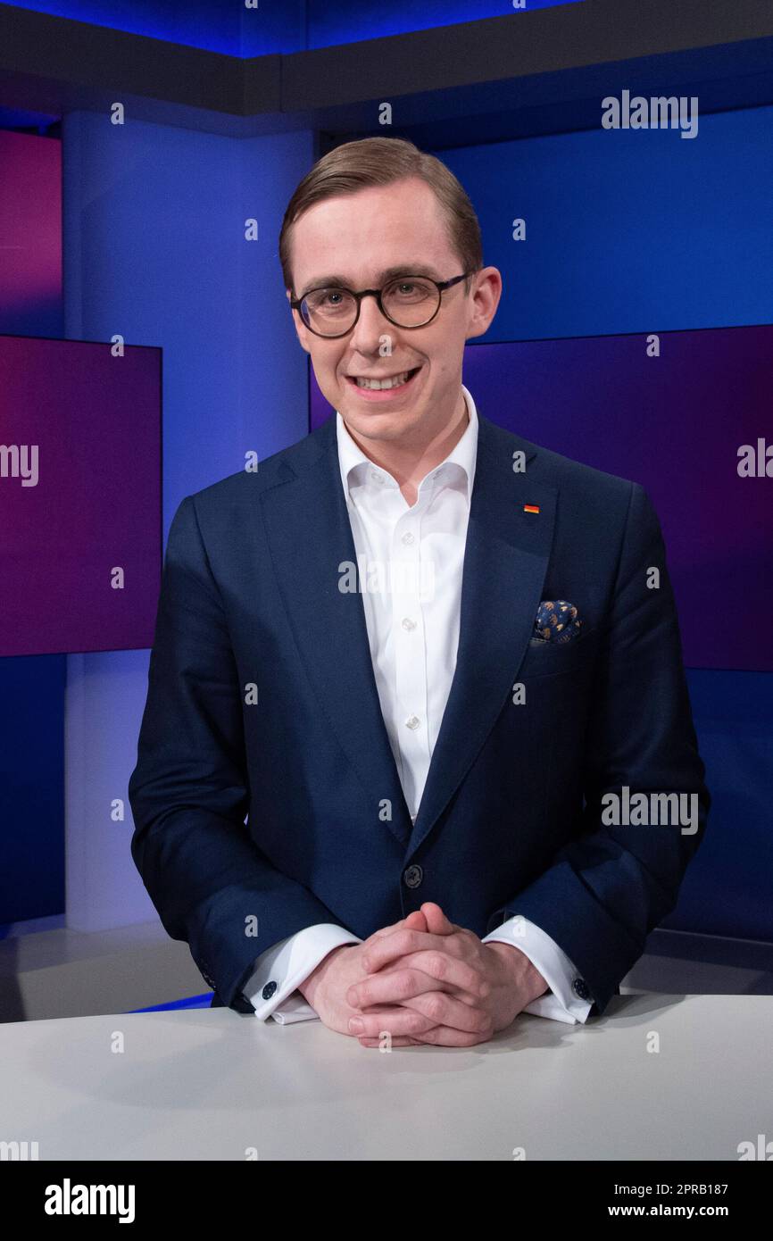 Köln, Deutschland. 26. April 2023. Philipp AMTHOR, Politiker, CDU, Porträt, Porträt, Zugeschnittenes Einzelbild, Einzelmotiv, „Maischberger“, Talkshow, WDR/ARD, 26. April 2023. Kredit: dpa/Alamy Live News Stockfoto