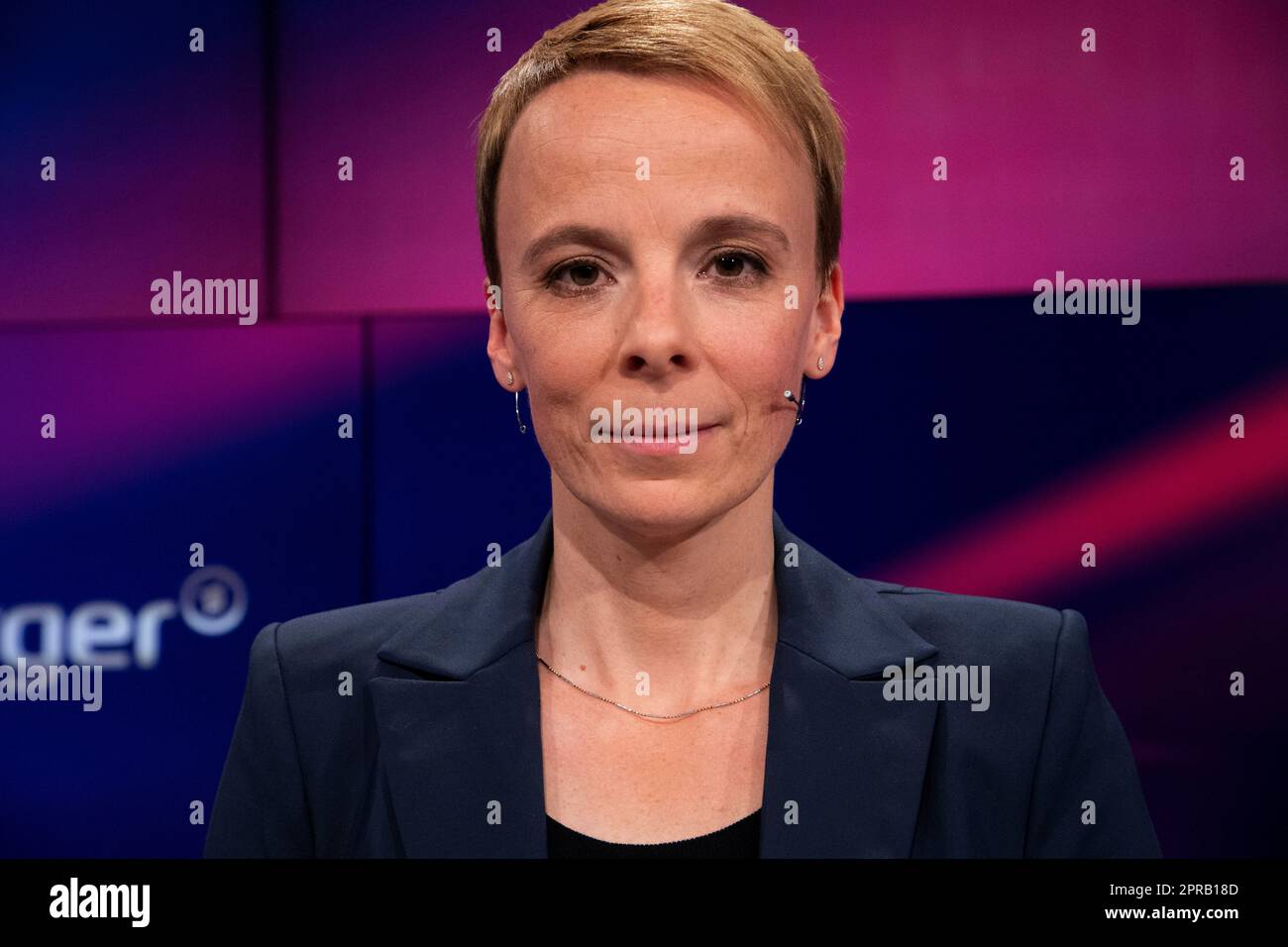 Köln, Deutschland. 26. April 2023. Hannah BETHKE, Journalistin, Porträt, Porträt, zugeschnittenes Einzelbild, Single Motif, „Maischberger“, Talkshow, WDR/ARD, April 26., 2023. Kredit: dpa/Alamy Live News Stockfoto