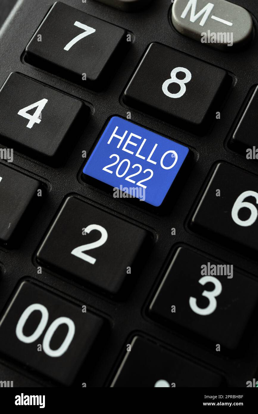 Handschriftzeichen Hallo 2022. Konzeptionelles Foto in der Hoffnung auf eine Größe für das kommende neue Jahr -49006 passieren Stockfoto