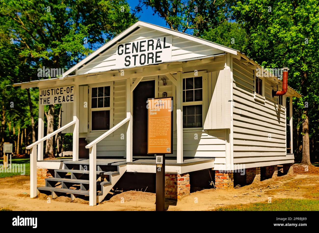 Im Baldwin County Bicentennial Park, 22. April 2023, in Stockton, Alabama, wird ein altmodischer Gemischtwarenladen abgebildet. Stockfoto