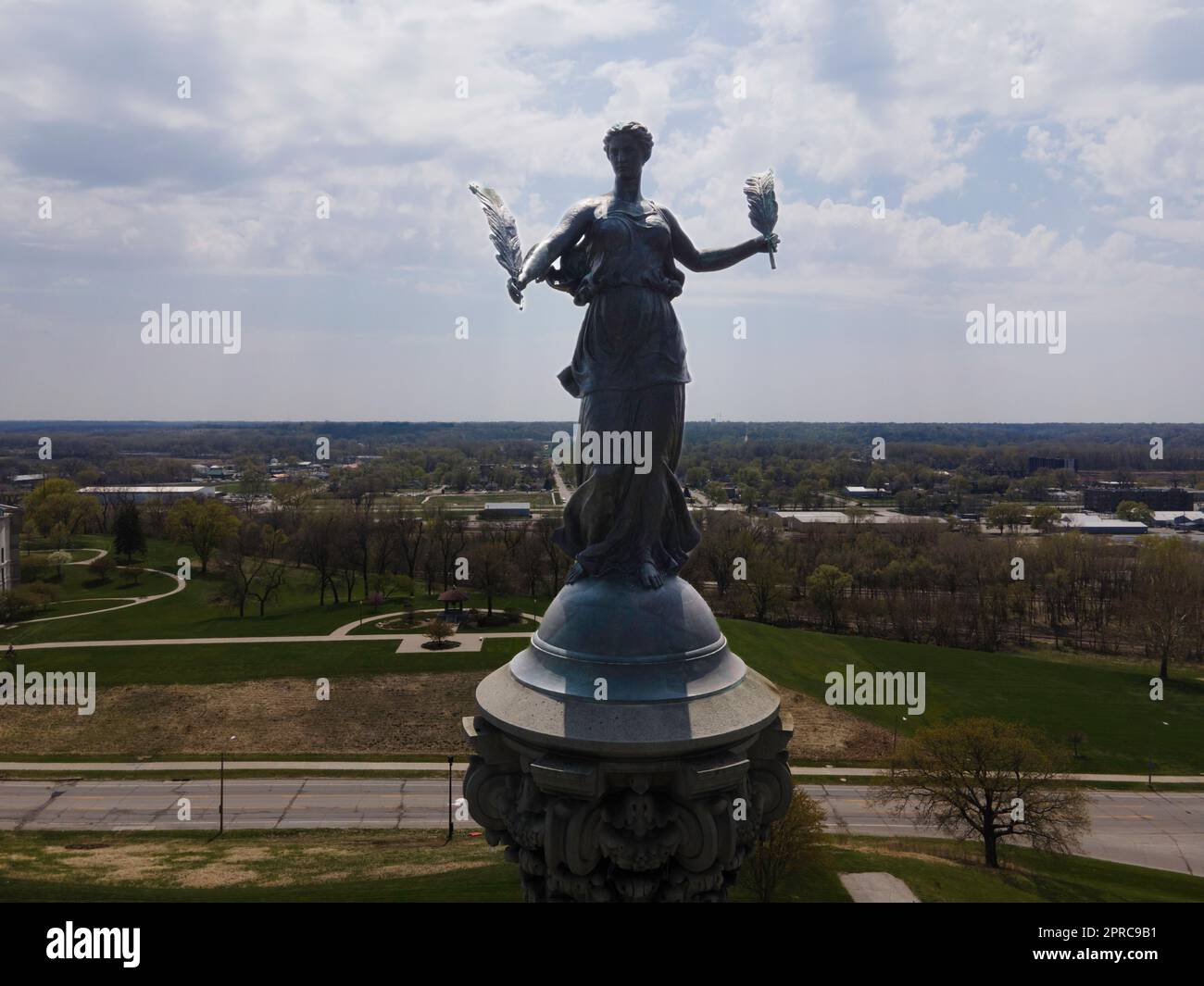 Luftaufnahme des State Capitol Complex in des Moines, Iowa, USA an einem wunderschönen Frühlingstag. Stockfoto