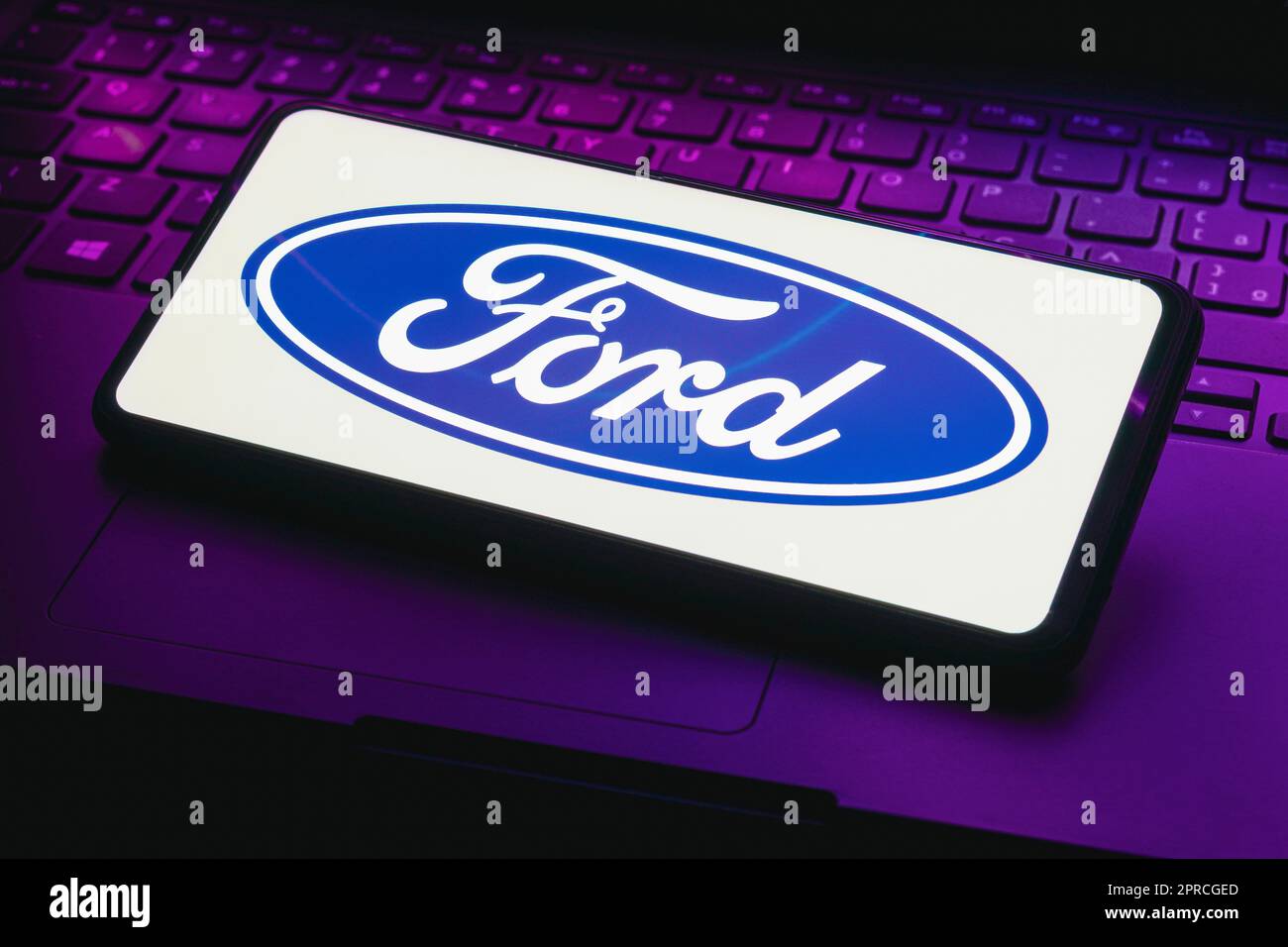 Brasilien. 26. April 2023. In dieser Abbildung wird das Logo der Ford Motor Company auf einem Smartphone-Bildschirm angezeigt. Kredit: SOPA Images Limited/Alamy Live News Stockfoto