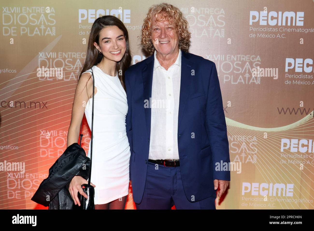 25. April 2023, Mexiko-Stadt, Mexiko: Luis Mandoki besucht den roten Teppich der XLVIII-Auslieferung der Diosas de Plata Awards beim Centro Cultural Teatro 1 am 25. April 2023 in Mexiko-Stadt, Mexiko. (Foto: Francisco Morales/Eyepix Group) Stockfoto