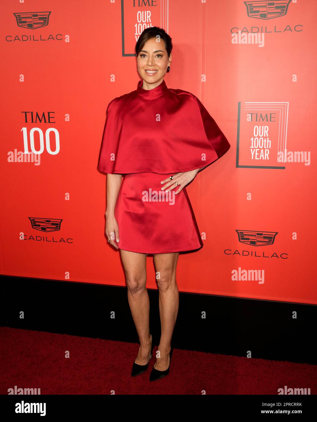 New York, USA. 26. April 2023. Aubrey Plaza auf dem roten Teppich während der Zeit 100 Gala, die die 100 einflussreichsten Menschen der Welt feiert, in der Frederick P. Rose Hall, Heimat des Jazz im Lincoln Center in New York, USA. Kredit: Jennifer Graylock/Alamy Live News Stockfoto