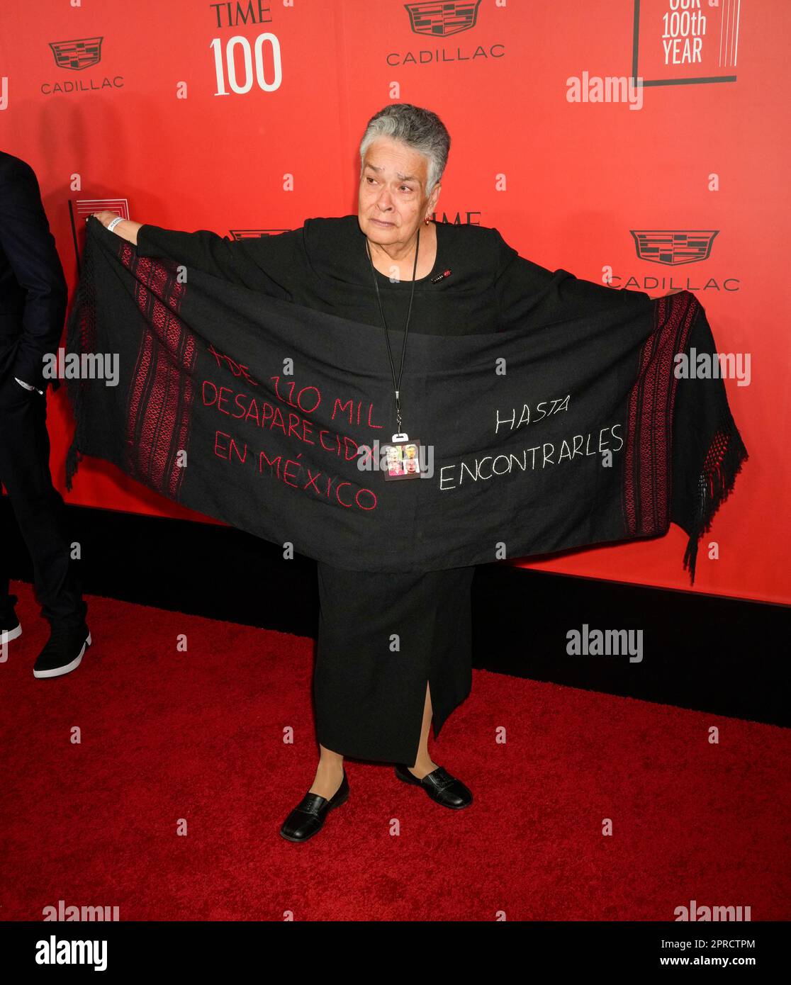 New York, USA. 26. April 2023. Maria Herrera Magdaleno auf dem roten Teppich während der Time 100 Gala, in der die 100 einflussreichsten Menschen der Welt gefeiert wurden, in der Frederick P. Rose Hall, Heimat des Jazz im Lincoln Center in New York, USA. Kredit: Jennifer Graylock/Alamy Live News Stockfoto