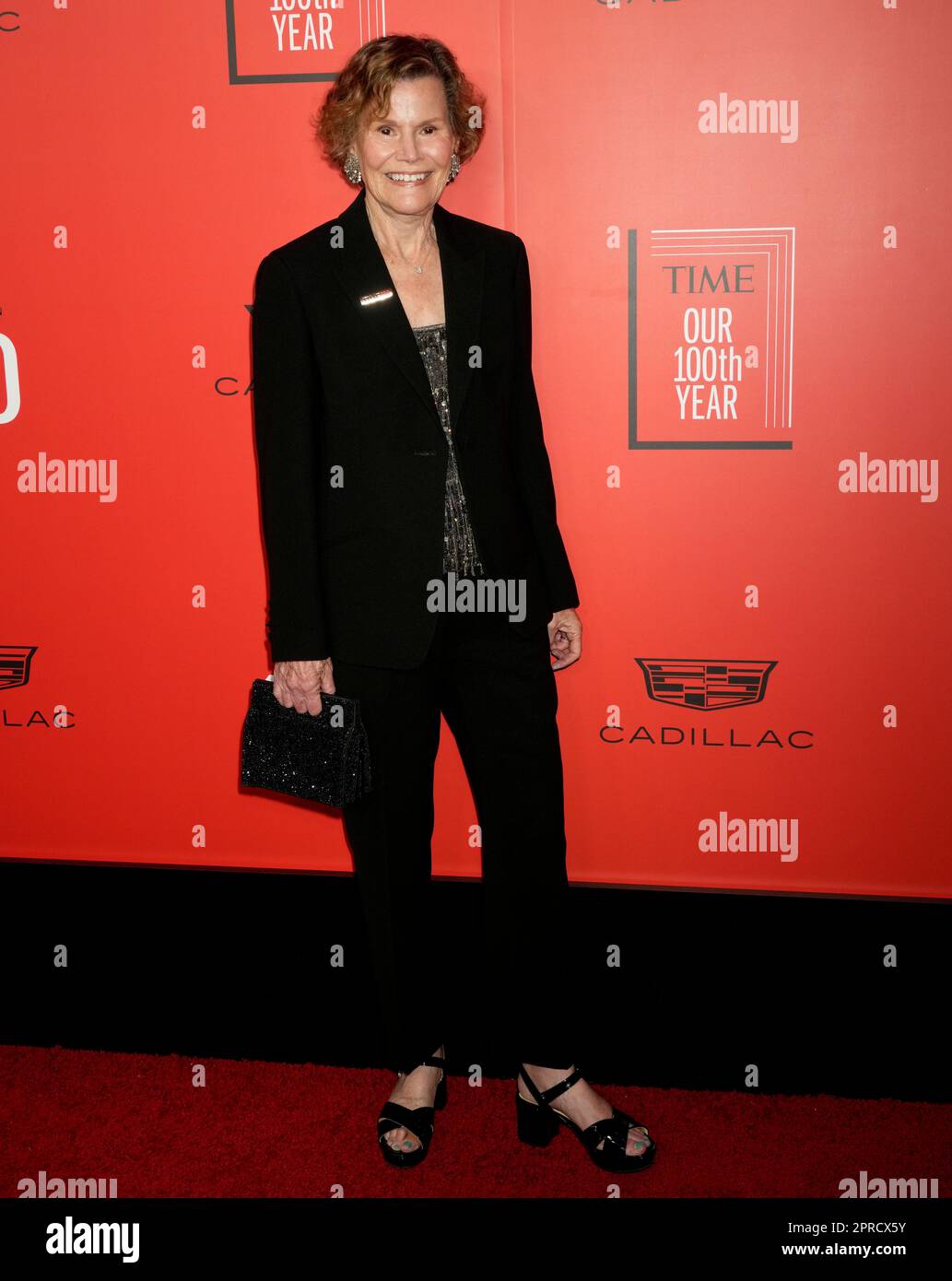 New York, USA. 26. April 2023. Judy Blume auf dem roten Teppich während der Time 100 Gala, die die 100 einflussreichsten Menschen der Welt feiert, fand in der Frederick P. Rose Hall statt, Heimat des Jazz im Lincoln Center in New York, USA. Kredit: Jennifer Graylock/Alamy Live News Stockfoto