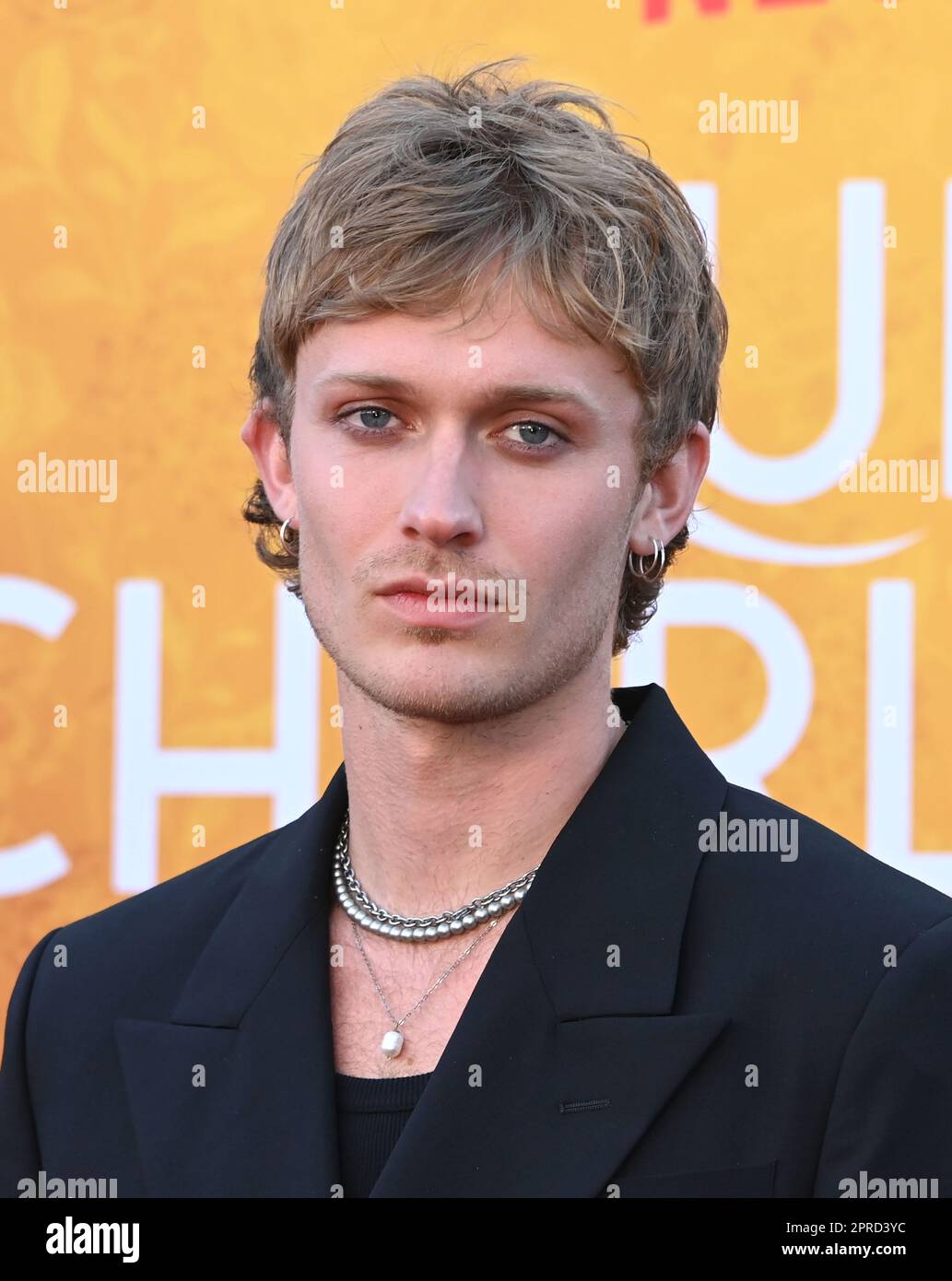 Westwood, USA. 26. April 2023. Freddie Dennis trifft am 26. April 2023 auf der Weltpremiere von „Queen Charlotte: A Bridgerton Story“ im Regency Village Theatre in Westwood, Kalifornien, ein. © Tammie Arroyo/AFF-USA.com Guthaben: AFF/Alamy Live News Stockfoto