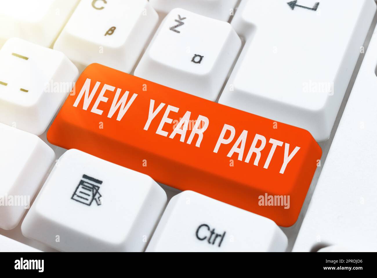 Text zeigt Inspiration Neujahrsparty. Wort geschrieben auf der Festlichkeit der 365 Tage kommen Happy Frohe Zeit Stockfoto