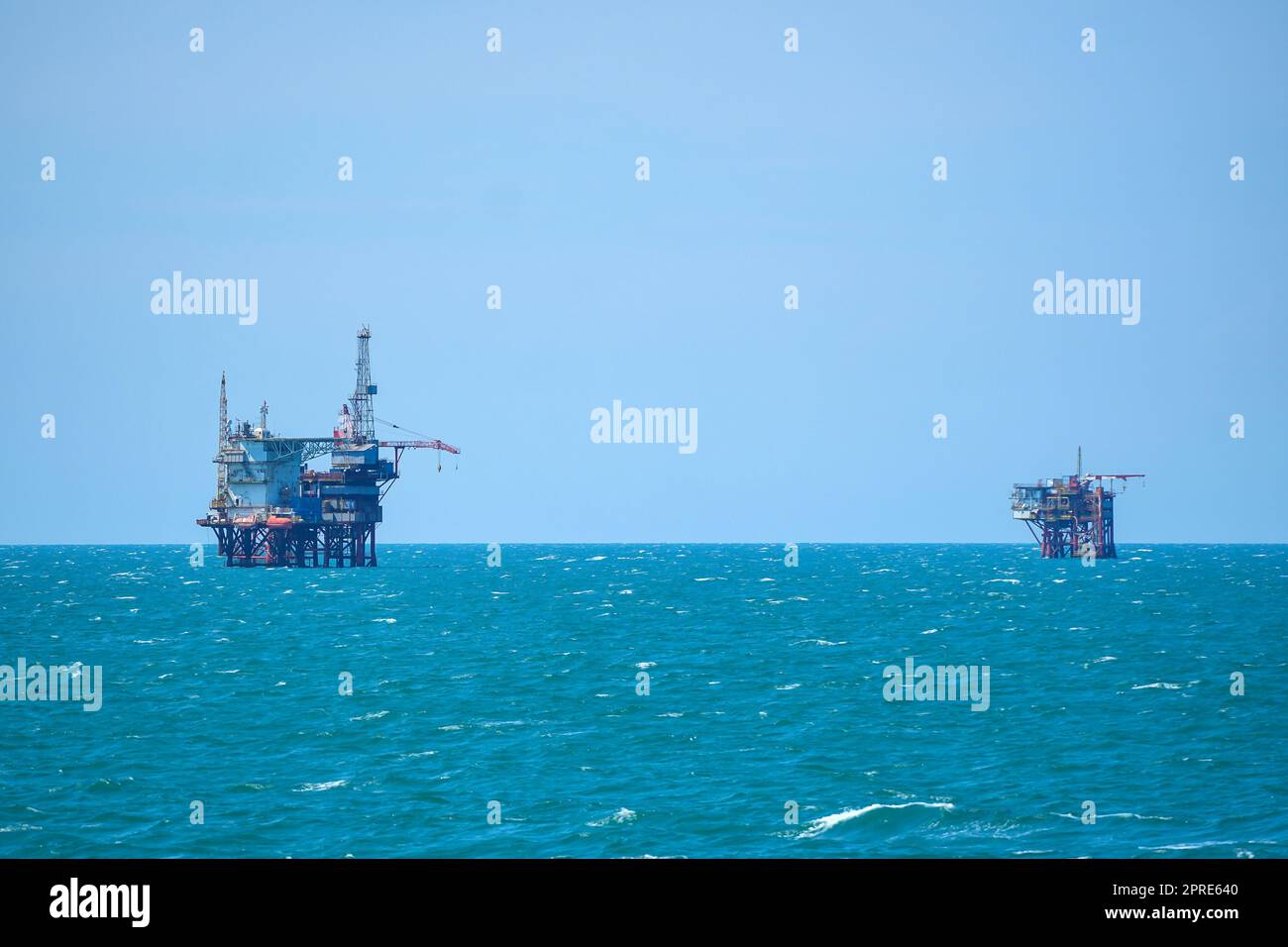 Öl- oder Gasbohrplattformen Stockfoto