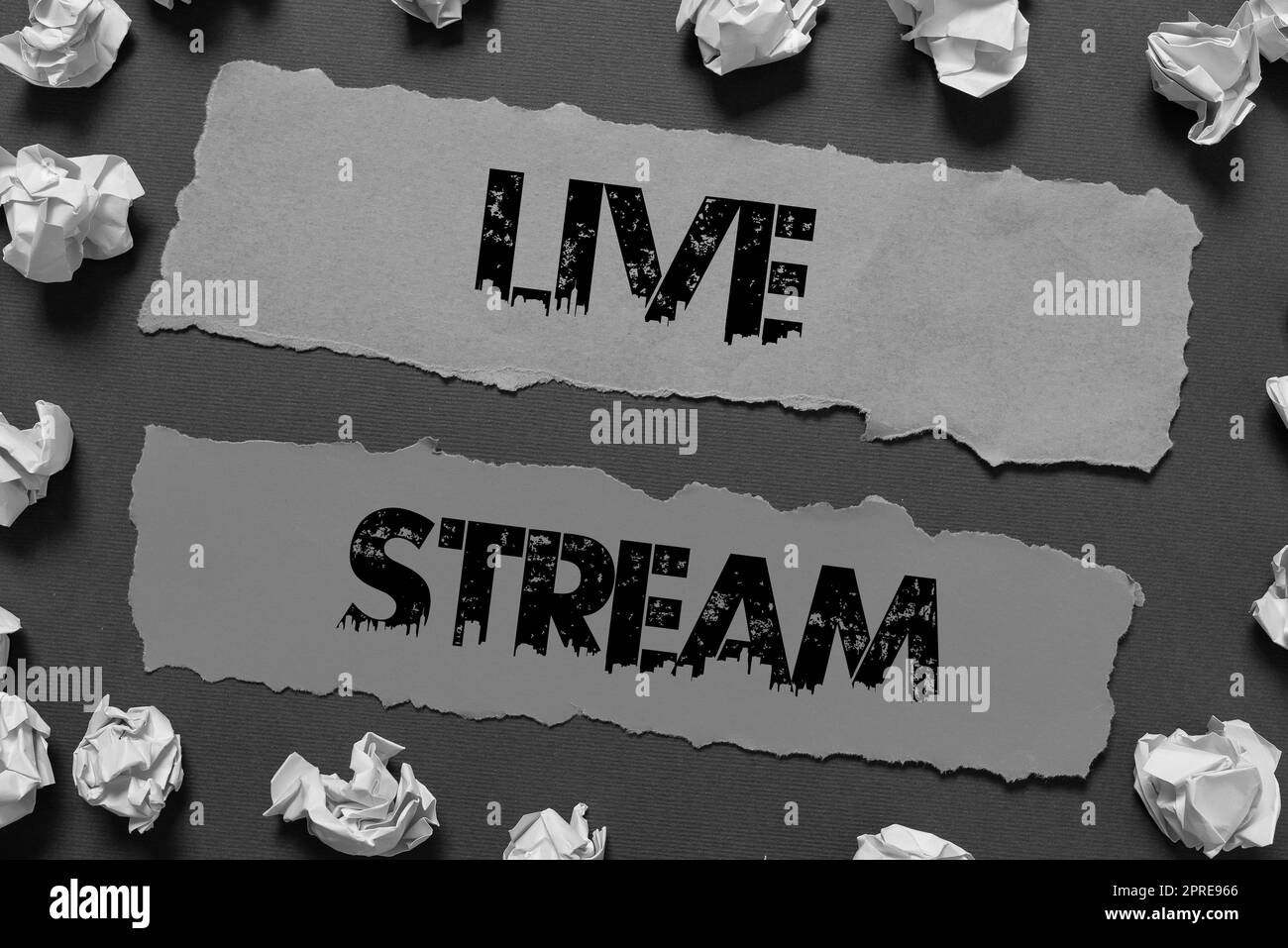 Handgeschriebenes Schild Live Stream, Internetkonzept zur Übertragung von Video- oder Audiomaterial unter Nutzung des Internets Stockfoto