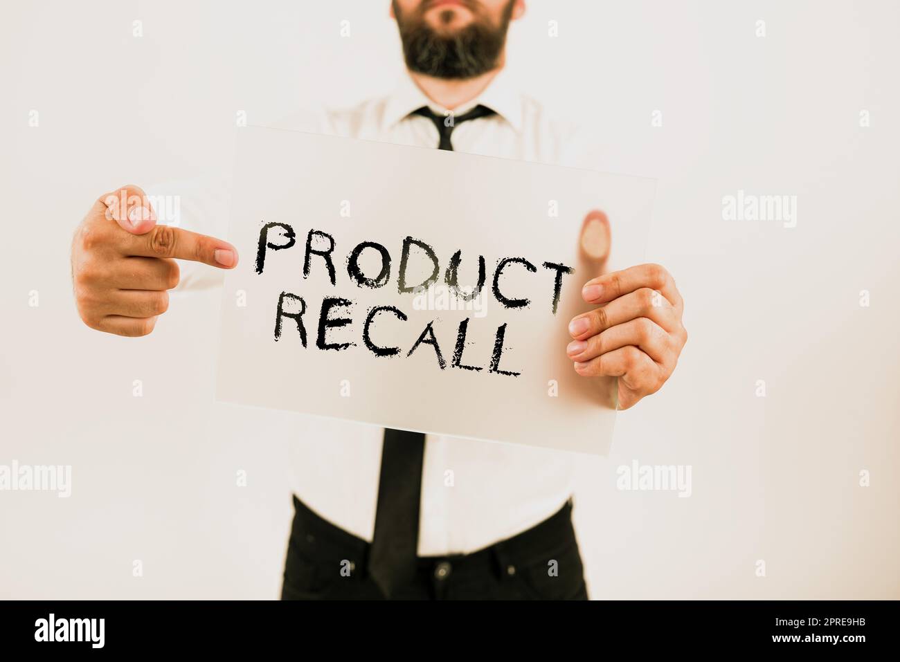 Textunterschrift mit Produktrückruf, Anfrage zum Geschäftsansatz zur Rückgabe möglicher Produktprobleme an den Markt Stockfoto