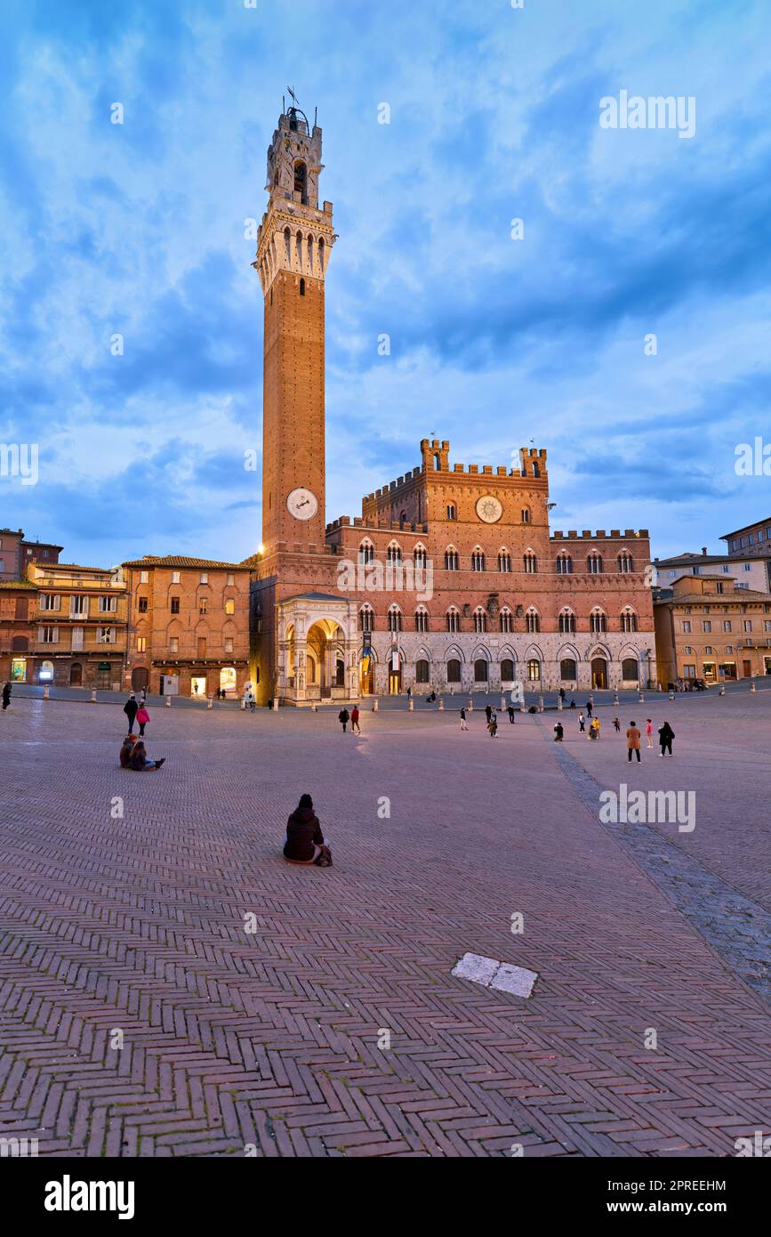 Siena Toskana Italien. Piazza del Campo bei Sonnenuntergang Stockfoto