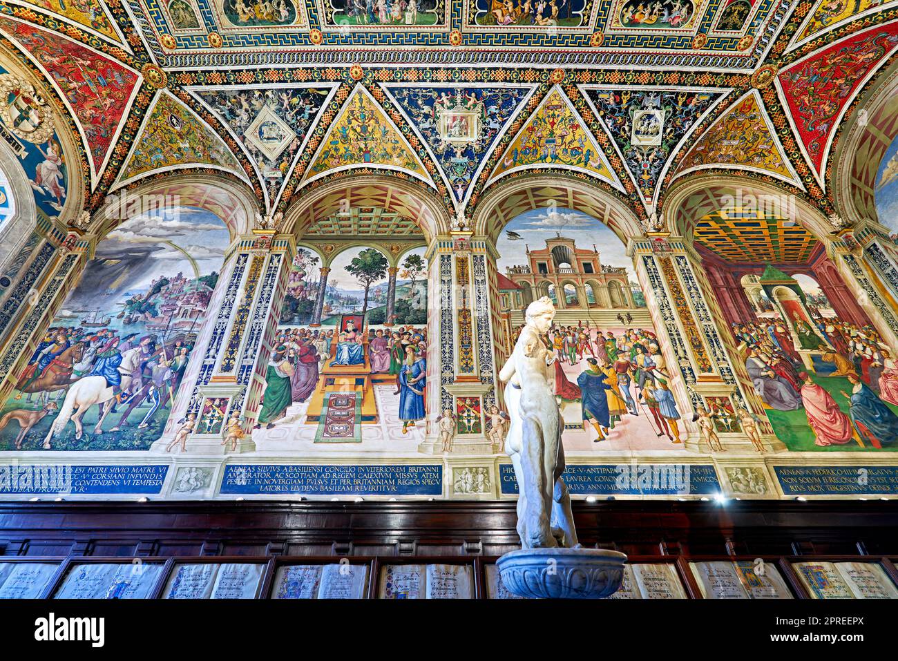 Siena Toskana Italien. Die Kathedrale. Piccolomini-Bibliothek mit Fresken von Pinturicchio Stockfoto