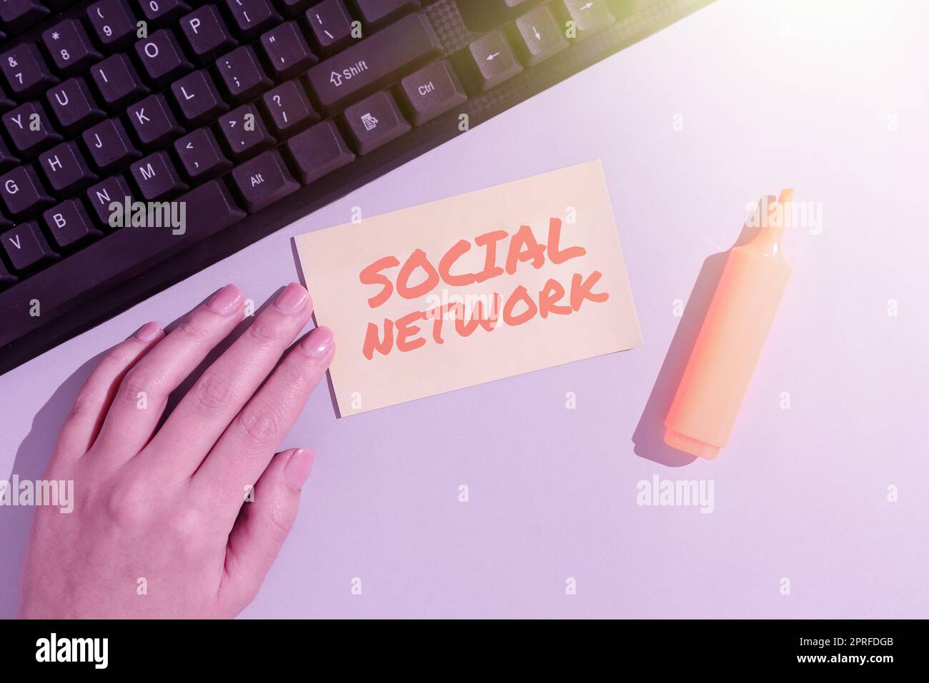 Text, der Inspiration in sozialen Netzwerken zeigt Interaktionen Informationen teilen zwischenmenschliche Beziehungen. Geschäftsbeispiele Interaktionen Informationen austauschen zwischenmenschliche Beziehungen Stockfoto