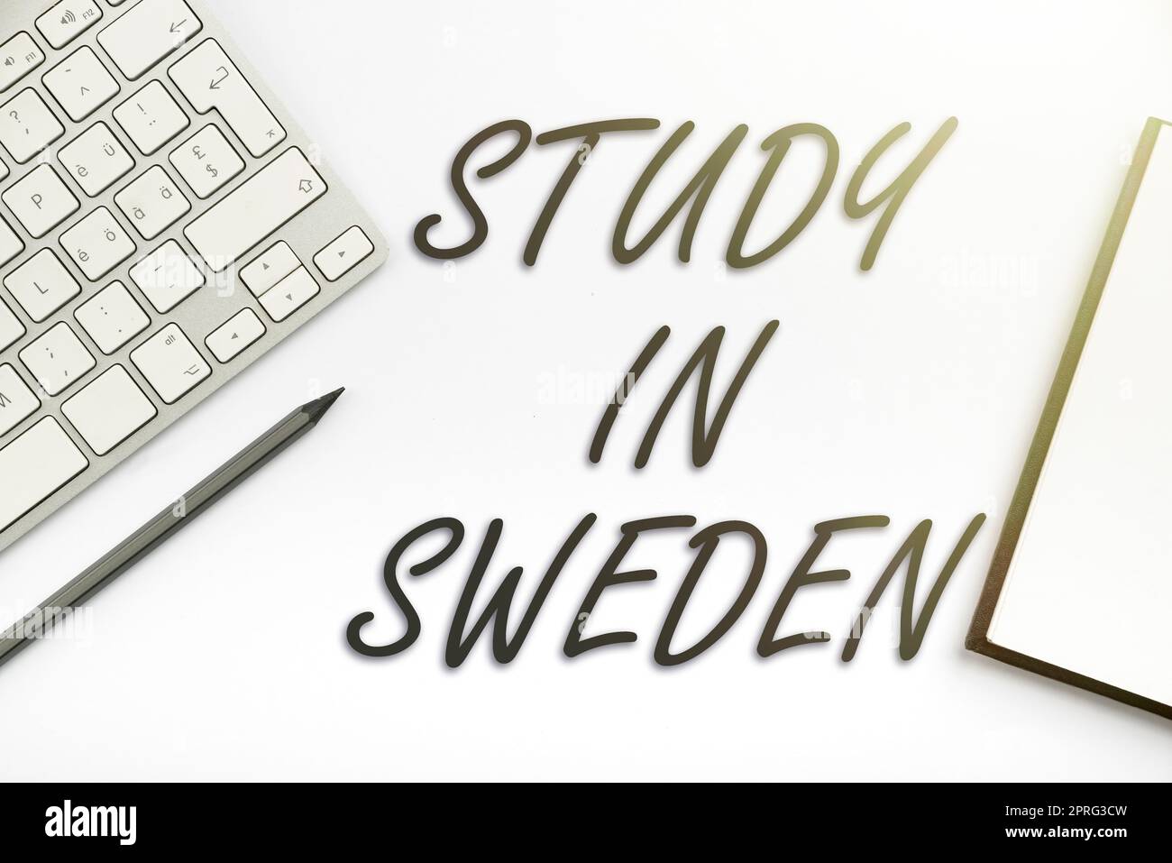 Konzeptionelle Titelstudie in Schweden. Word für Reisen in ein europäisches Land zu Bildungszwecken zirkuläre Denkblasen, die Nachrichten in sozialen Medien darstellen. Stockfoto