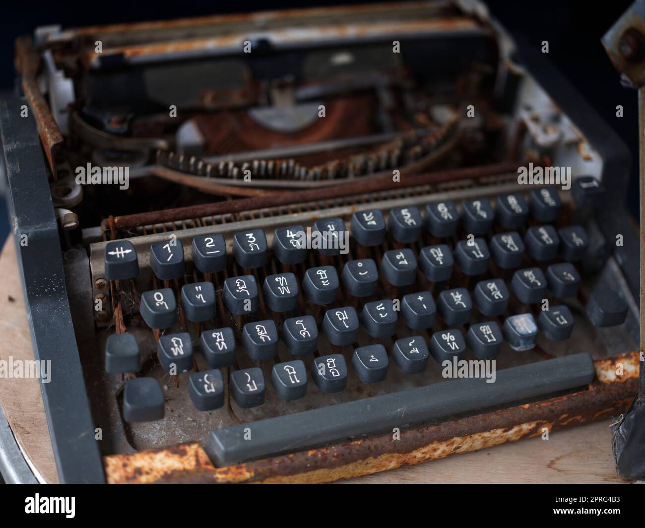 Antike Schreibmaschine. Vintage Schreibmaschine Hintergrund. KONZEPTDRUCK, BUCH Stockfoto