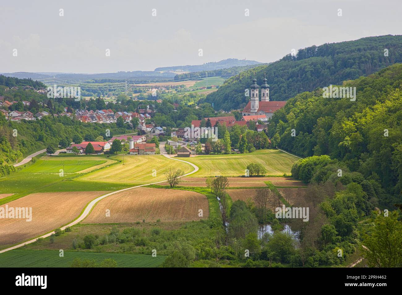 Blick auf Zwiefalten, eine Gemeinde im Landkreis Reutlingen in Baden-Württemberg Stockfoto